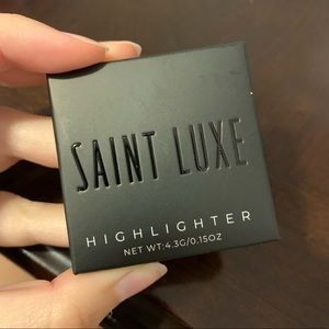 Saint luxe highlighter